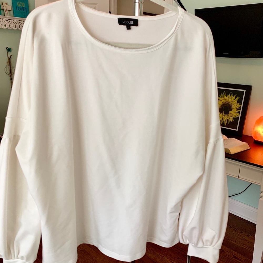 White long sleeve sweatshirt